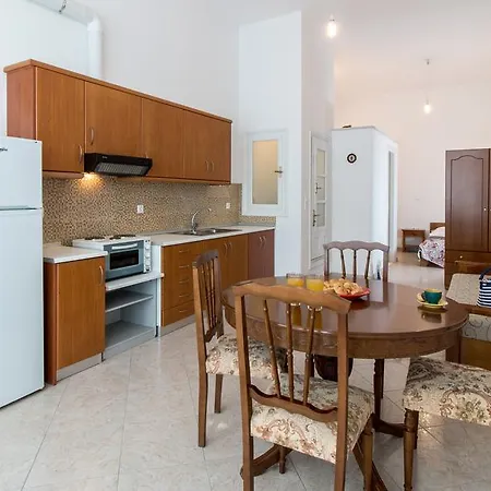Vivlos Apartment Appartamento